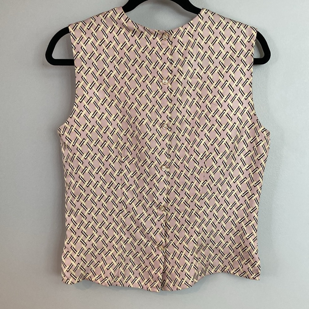 Banana Republic Silk Sleeveless Button down Back Top - Picture 3 of 6